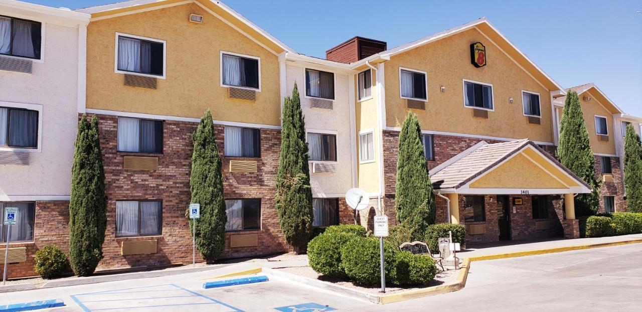 Super 8 By Wyndham Kingman Hotel Exterior photo